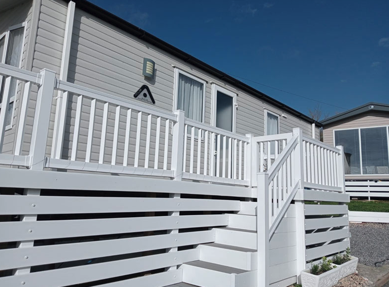 what is composite fencing